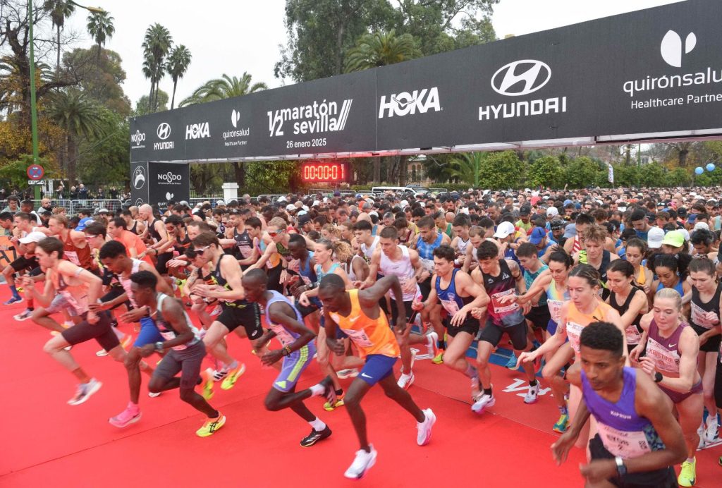 Récord histórico en la Media Maratón de Sevilla 2026: 20.000 corredores toman la ciudad