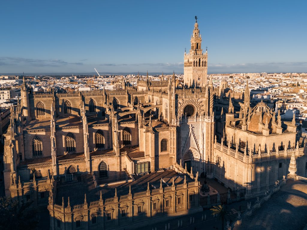 La Catedral reabre la Capilla Real este miércoles con la Virgen de los Reyes restaurada