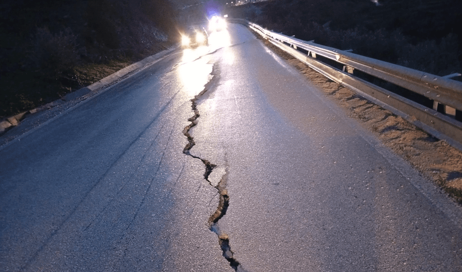 Andalucía supera las 10.600 emergencias por el río atmosférico con 150 carreteras cortadas
