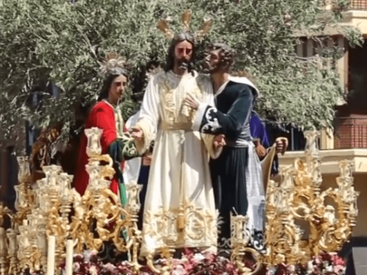 La Hermandad de la Redención ha celebrado su Vía Crucis cuaresmal este viernes en el interior del templo