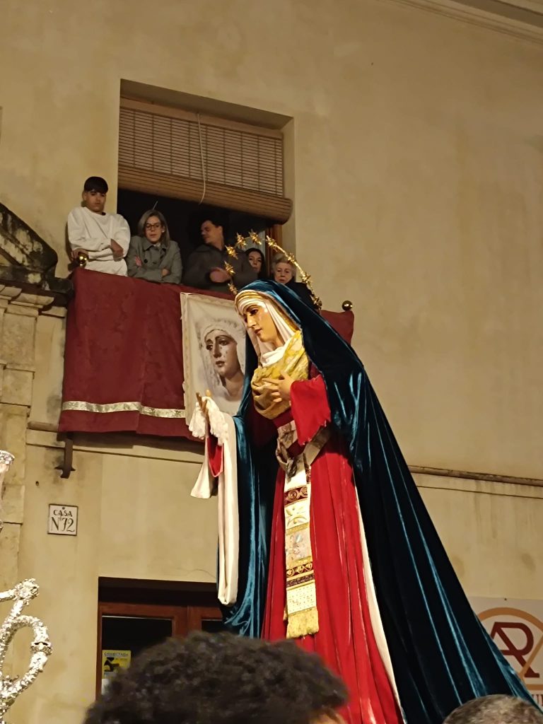 Emotivo traslado de la Esperanza de Triana a Santa Ana