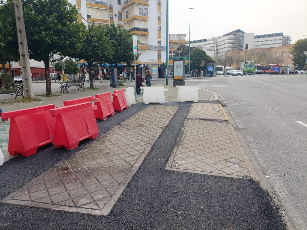 Improvisación en la reordenación de las líneas de Tussam por las obras de la Línea 3