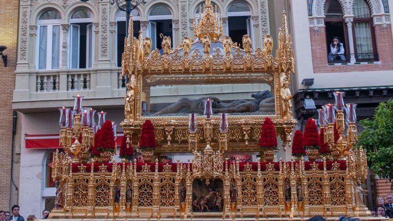 Sábado Santo 2026 en Sevilla: horarios, itinerarios y todo lo que necesitas saber