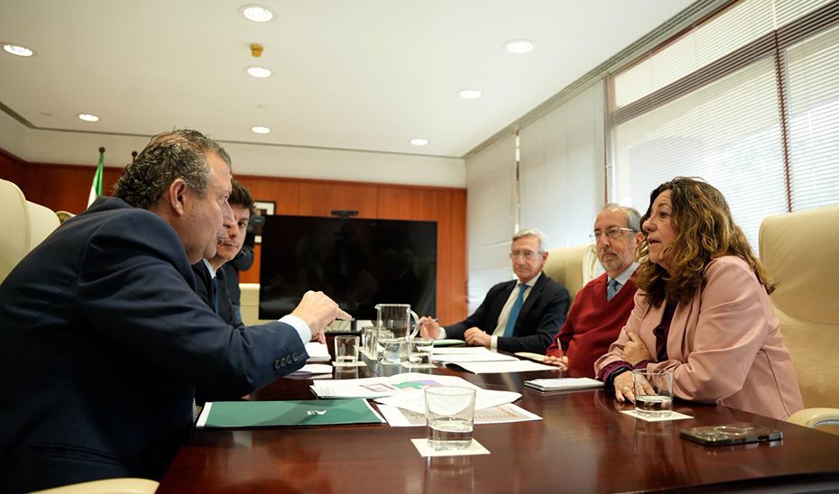 El IES Híspalis de Pino Montano garantiza su oferta de plazas para el próximo curso tras el acuerdo entre la Junta y la Diputación