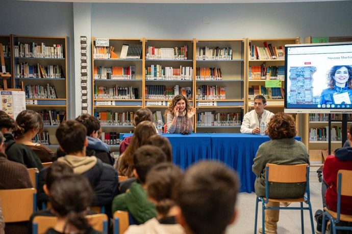 Más de 700 personas participan en la cuarta edición de Mairena Black