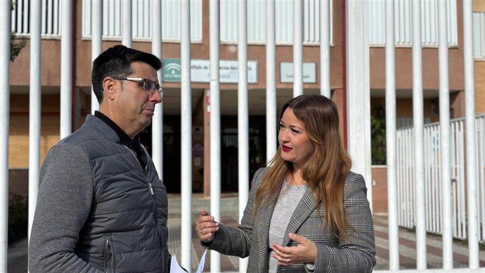 El PSOE denuncia que la Junta no ha invertido en educación pública en Umbrete en ocho años