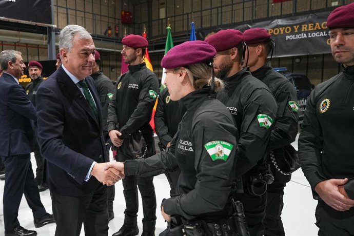 Sevilla estrena su grupo de élite antidisturbios con 36 agentes y sede en el Casco Histórico