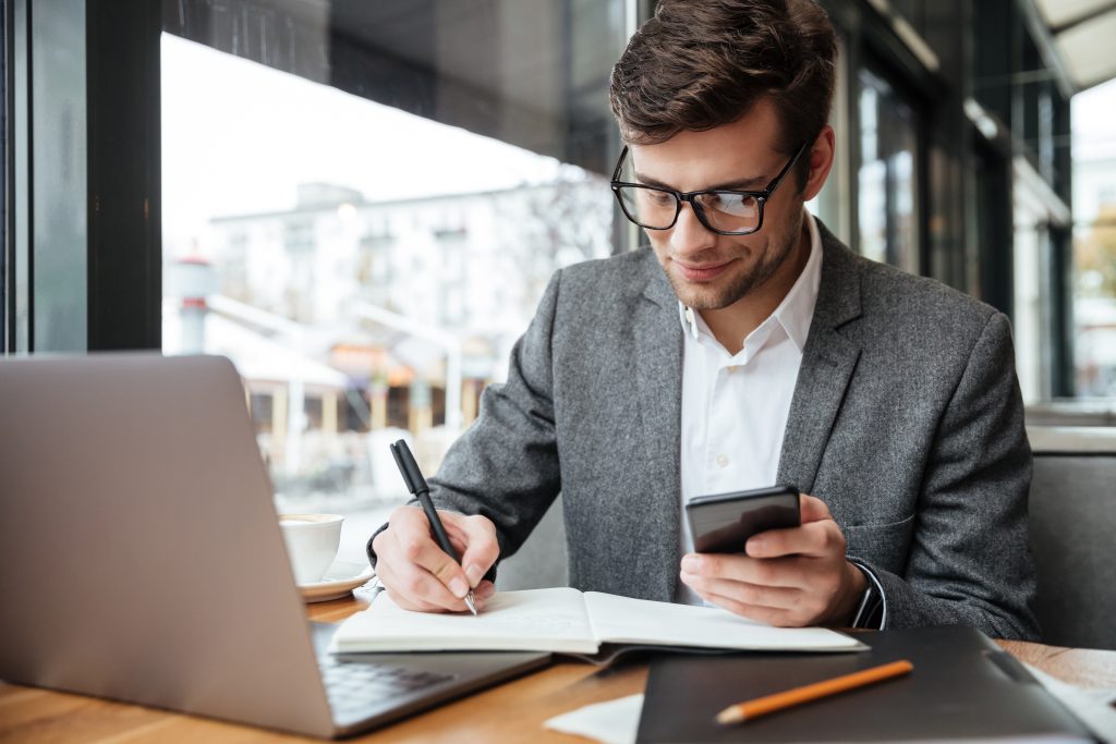 Titulado Superior Económico-Financiero para Sevilla