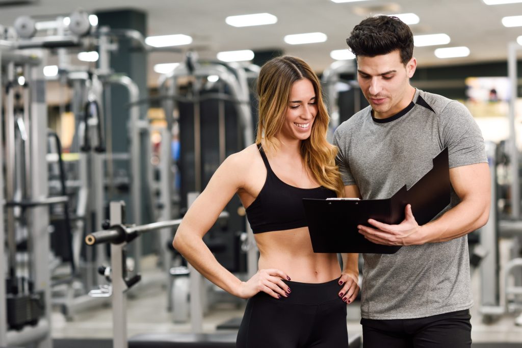 Monitor de gimnasio en Sevilla: 821€/mes y contrato parcial