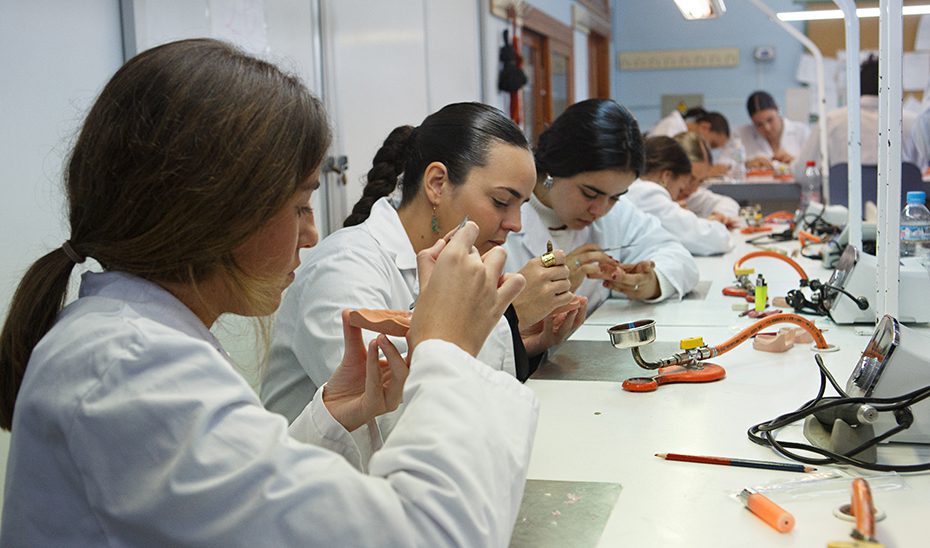 2.008 sevillanos, el mayor grupo en Andalucía, se examinan de acceso a FP desde el 6 de abril