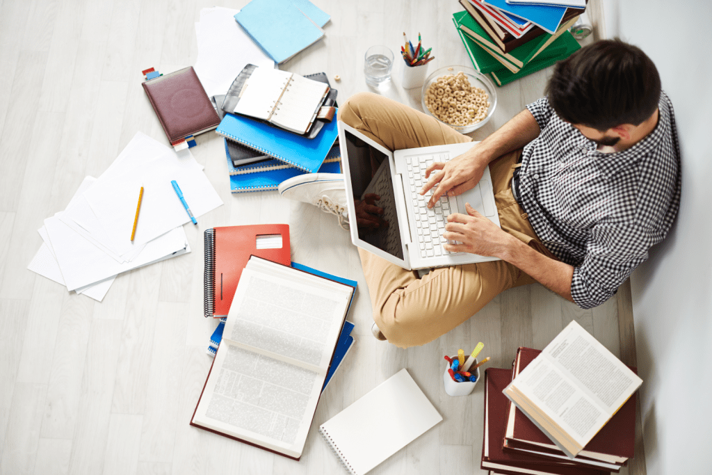 La US de Sevilla abre 148 plazas de empleo joven en investigación con contratos de 2 años