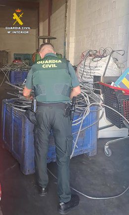 Investigadas 3 personas por robar 12 aires acondicionados y 100 kg de cobre en Carmona