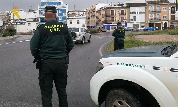 Tres detenidos en Cantillana por robos y agresiones mientras los vecinos se organizan en patrullas