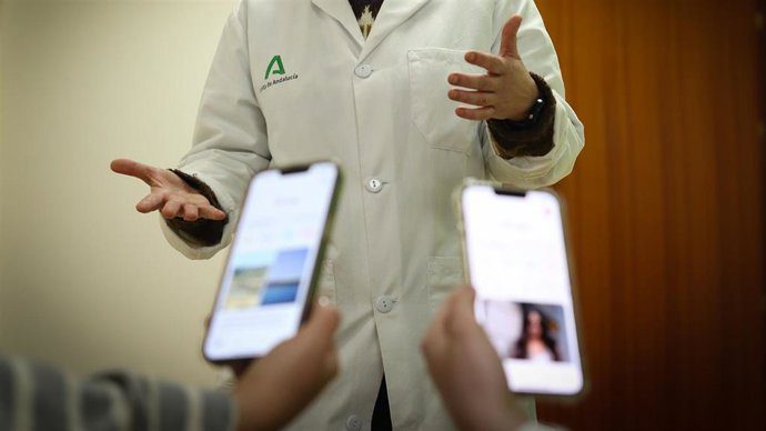 Psiquiatras del Macarena de Sevilla lideran estudio de IA para prevenir suicidio adolescente