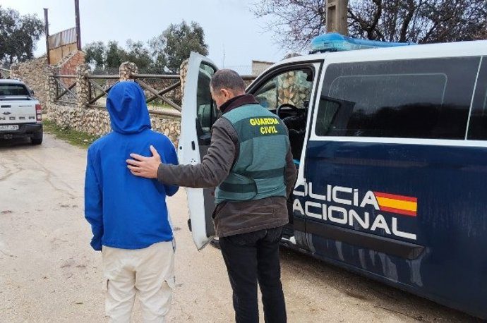 Investigados tres personas por explotación laboral y falsedad en dos empresas de la Sierra Sur de Sevilla