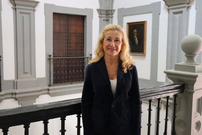 María del Milagro Martín toma posesión como decana de Ciencias del Trabajo de la US
