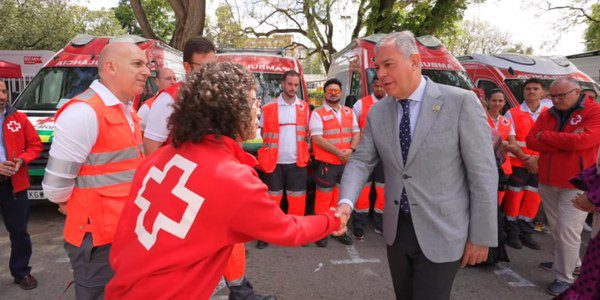 Feria de Abril 2026: Sevilla activa dispositivo sanitario con 130 profesionales y 210 desfibriladores