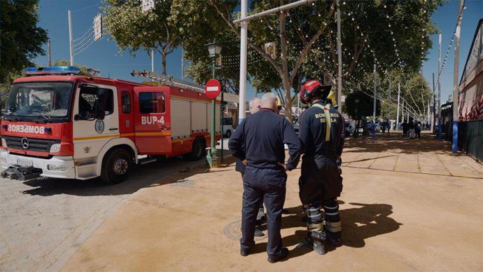 Sevilla: Bomberos despliegan todos sus efectivos y 2 retenes 24h para la Feria de Abril