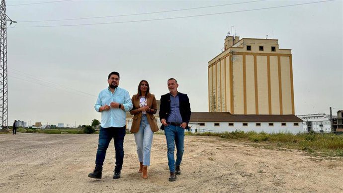El PSOE de Sevilla critica a Moreno por incumplir el hospital de Lora del Río y la carretera A-457