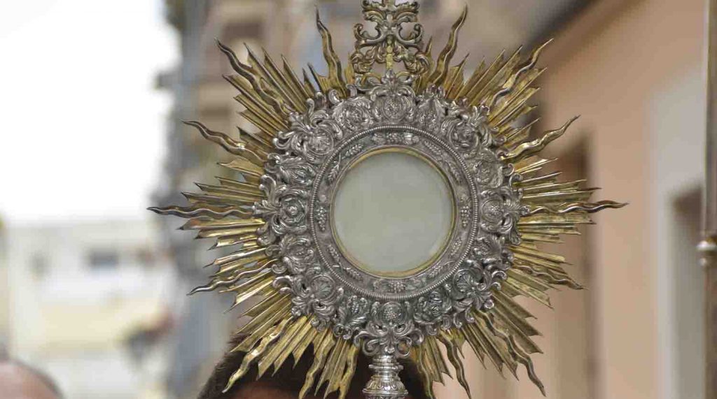 La Hermandad de la Resurrección celebra su Culto Eucarístico mensual el 30 de abril