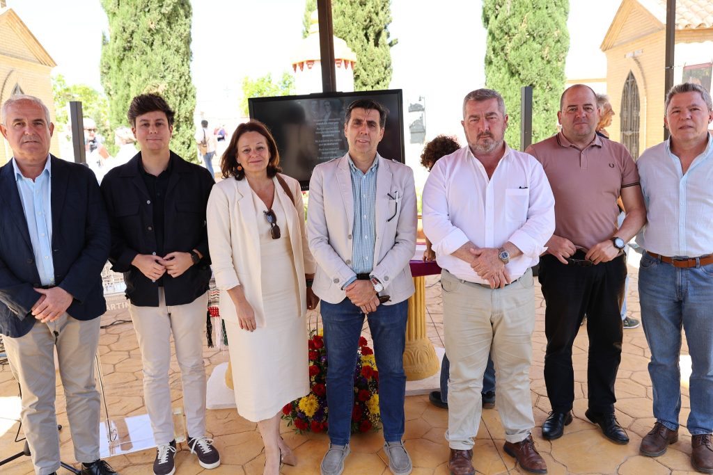 Espartinas abre un Lugar de Memoria en su cementerio tras recuperar seis restos de fosas comunes