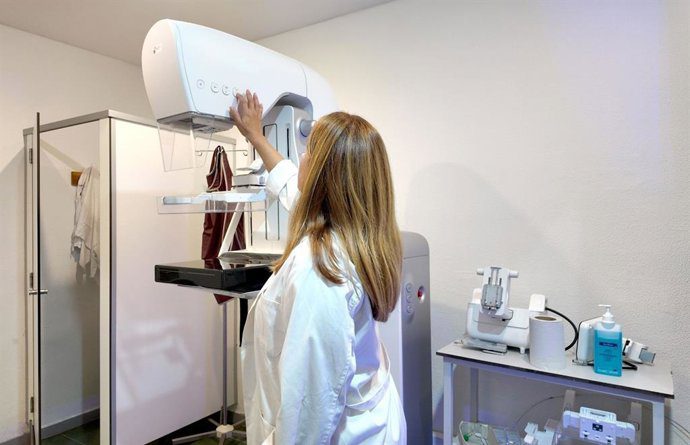El Hospital Macarena incorpora un mamógrafo digital que beneficiará a 6.000 pacientes al año
