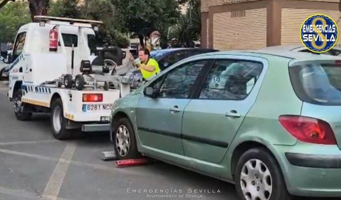 Detenido en Sevilla un varón de 43 años con vehículo robado y sin carnet