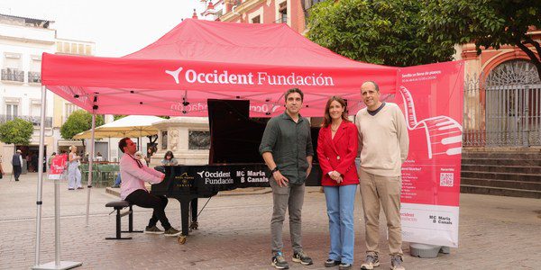 Sevilla instala ocho pianos en sus plazas para acercar la música a la ciudadanía
