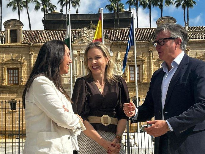 Vox Sevilla llama a movilización contra el PSOE por presunta corrupción en obras del Centenario y Pino Montano