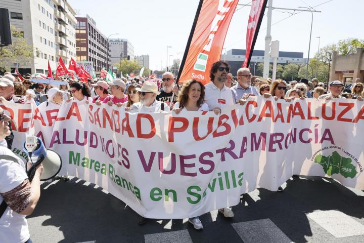 5.000 personas y tres candidatos: la protesta por la sanidad se desinfla en Sevilla a cinco semanas del 17-M