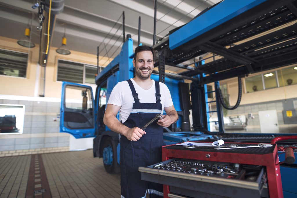 Mecánico especialista en Écija con contrato indefinido