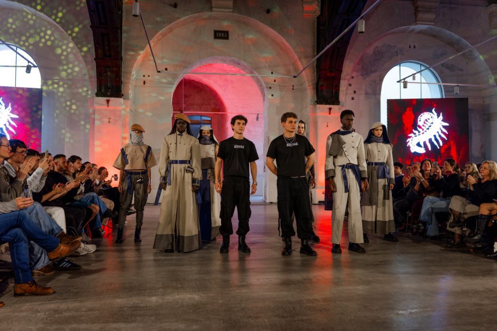 Sevilla: 27 firmas de moda emergente desfilan en la Cartuja el 25 de mayo