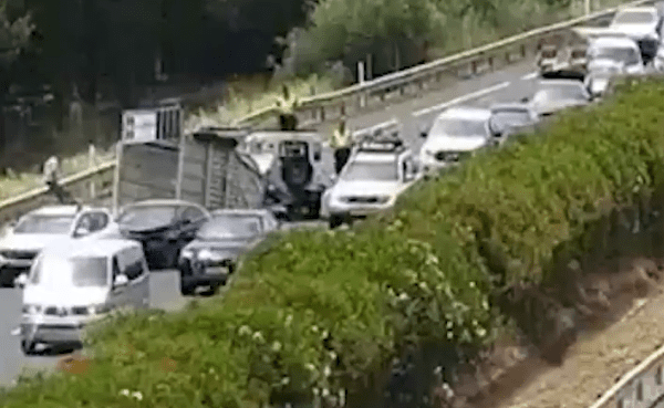 Accidente en la A-49 en Huévar provoca colas kilométricas en el retorno del Rocío a Sevilla