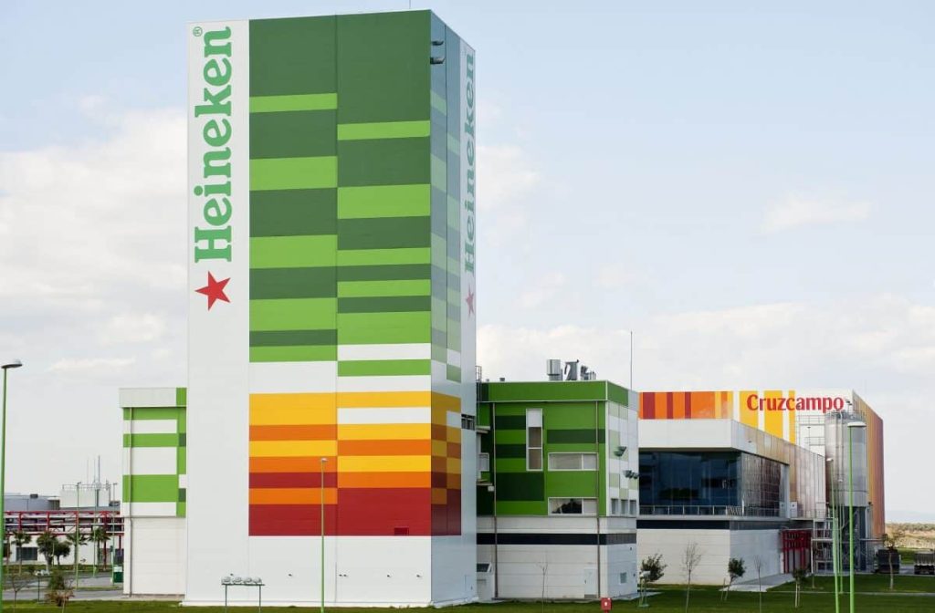 UGT cifra en el 100% el seguimiento de la huelga en Heineken Sevilla por subida salarial