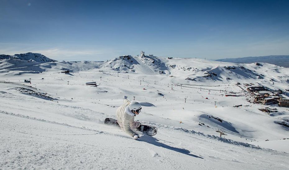 Sierra Nevada cierra su temporada más difícil con casi 900.000 esquiadores, un 3,9% más