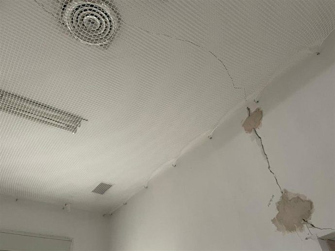 CCOO denuncia el grave deterioro estructural del consultorio de El Coronil y exige obras
