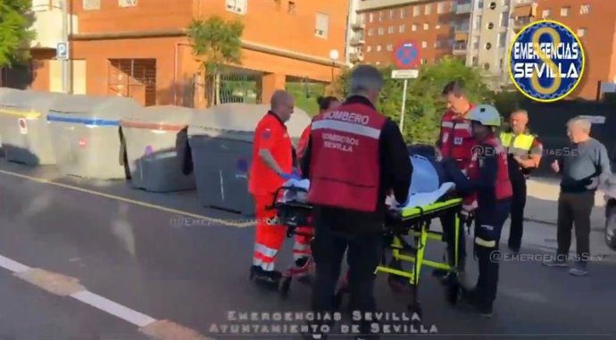 Un herido y desvíos de tráfico en la calle Pablo Iglesias de Sevilla por una colisión
