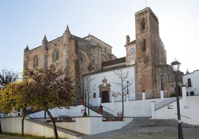 Diez pueblos de Sierra Morena sevillana lanzan un 'pasaporte' turístico para impulsar la economía local