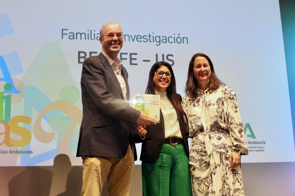 La US, premiada por su estudio sobre la brecha digital entre familias y adolescentes