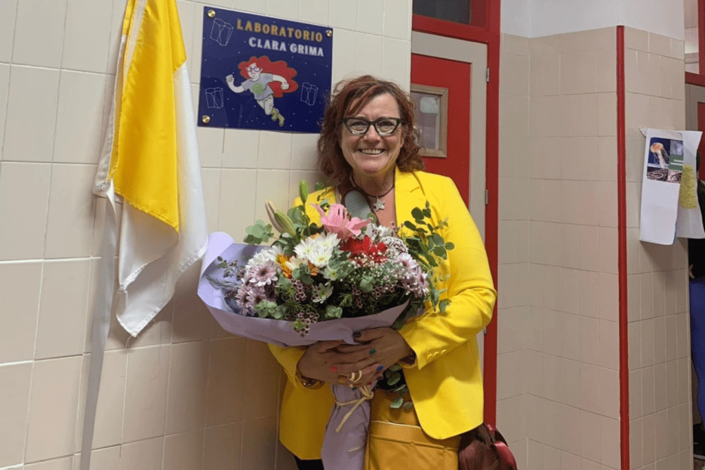 Coria del Río dedica un laboratorio del IES San José a la profesora de la US Clara Grima