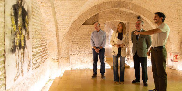 El Real Alcázar acoge la exposición 'Ecos de un Imperio' de Vico hasta el 19 de junio