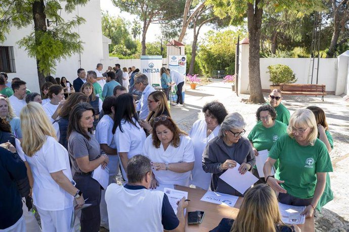 Mairena conecta a 90 estudiantes de empleo con empresas locales en Hacienda Porzuna