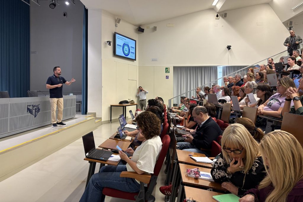 La Universidad de Sevilla capacita a su personal en IA generativa con 'Gemini en acción'