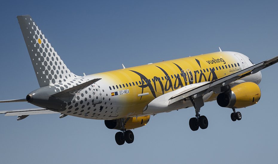 Vueling promociona Andalucía en 100 destinos europeos con un avión personalizado