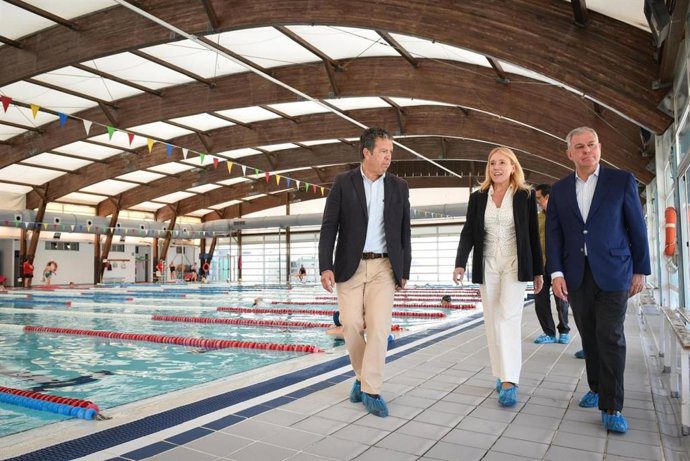 Sevilla amplía horarios y abre domingos en 8 piscinas municipales desde este fin de semana