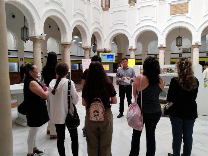 Correos abre dos centros en Sevilla a visitas ciudadanas por la Semana de la Administración Abierta
