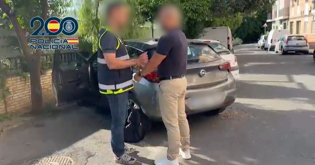 Detenido en Sevilla un voyeur que grabó a 94 mujeres en probadores y acumula 106 delitos
