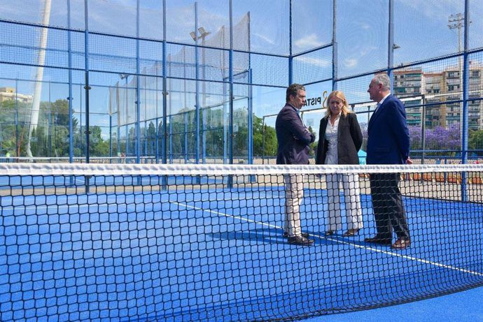 Sevilla renueva 28 pistas de pádel del IMD con una inversión de medio millón de euros