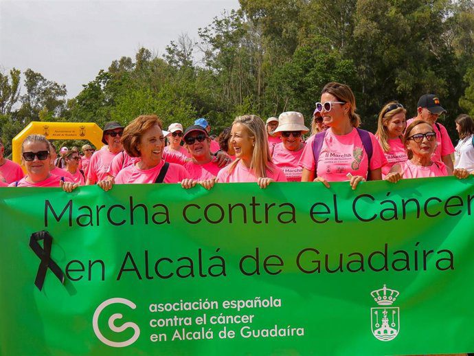 Alcalá de Guadaíra celebra el VIII Día del Deporte en la Naturaleza con tirolina y kayak