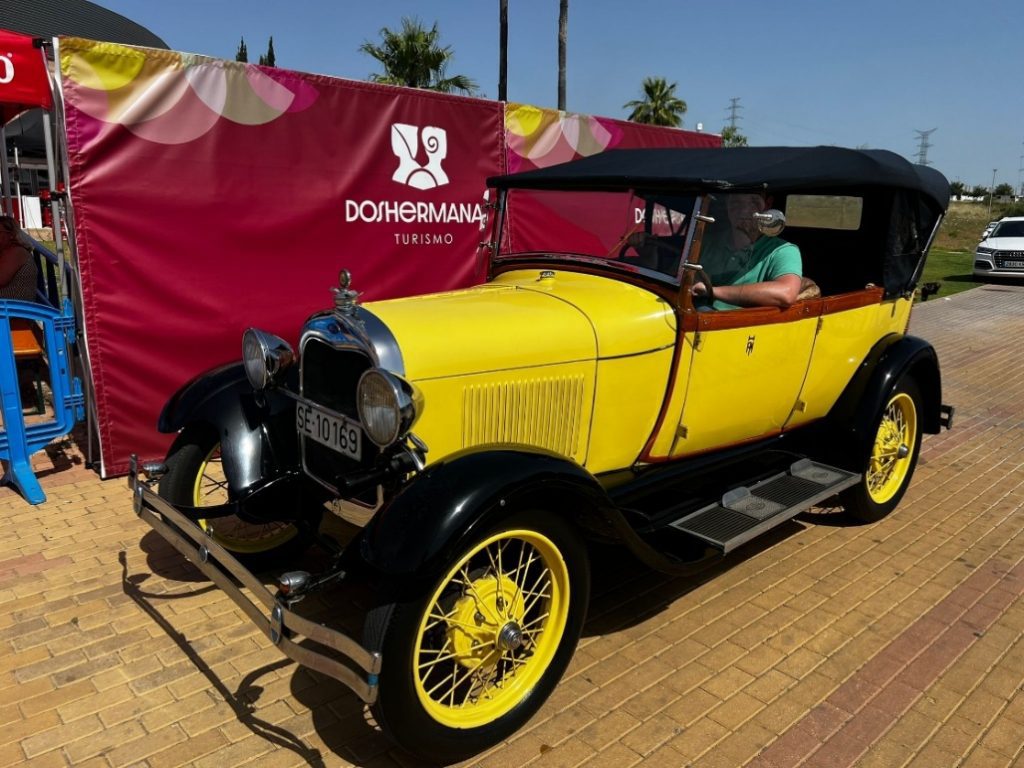 Rockin' Rally Dos Hermanas 2026 cierra edición con 60 vehículos clásicos y éxito de público